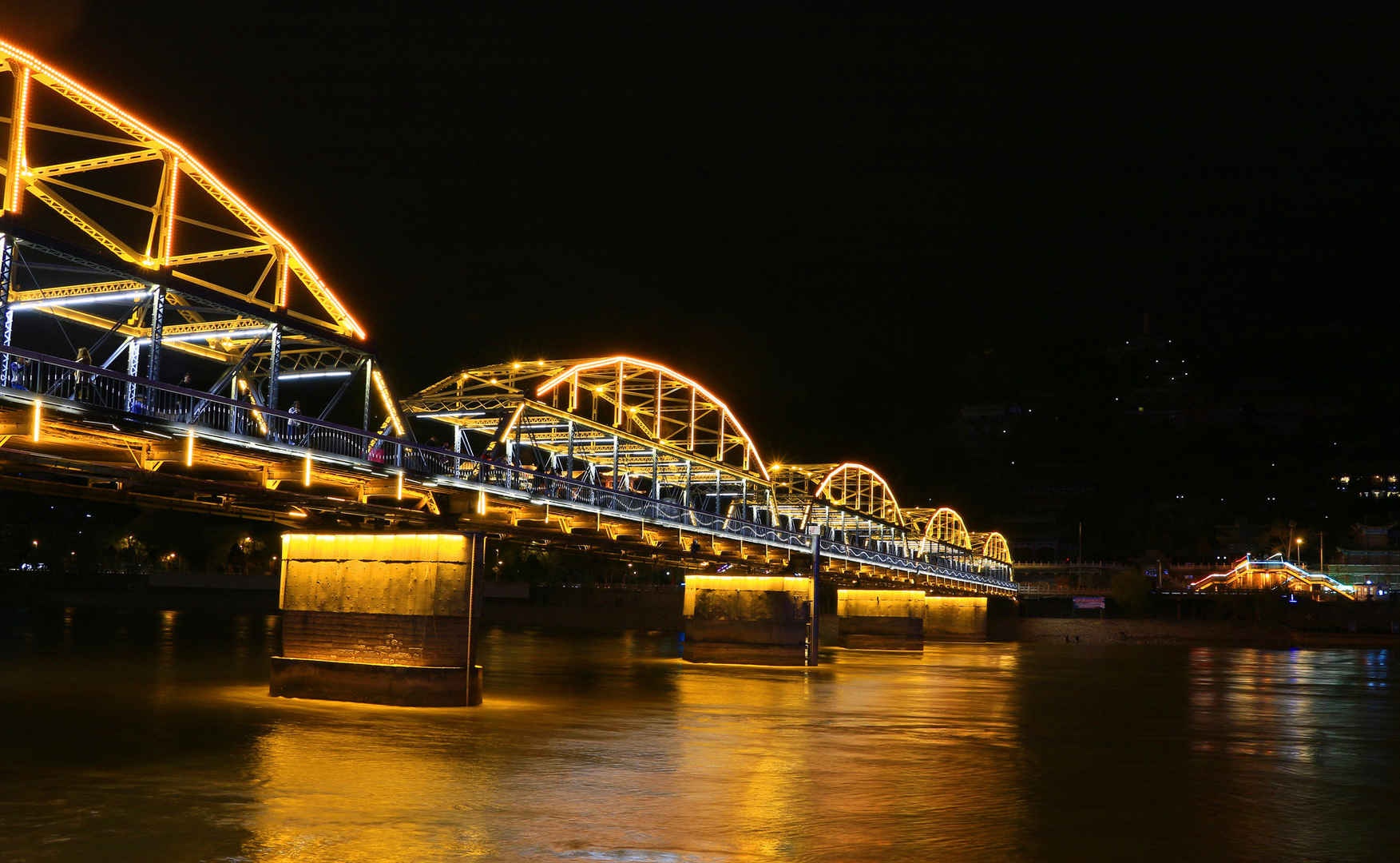 甘肃兰州元通大桥夜景壁纸图片-