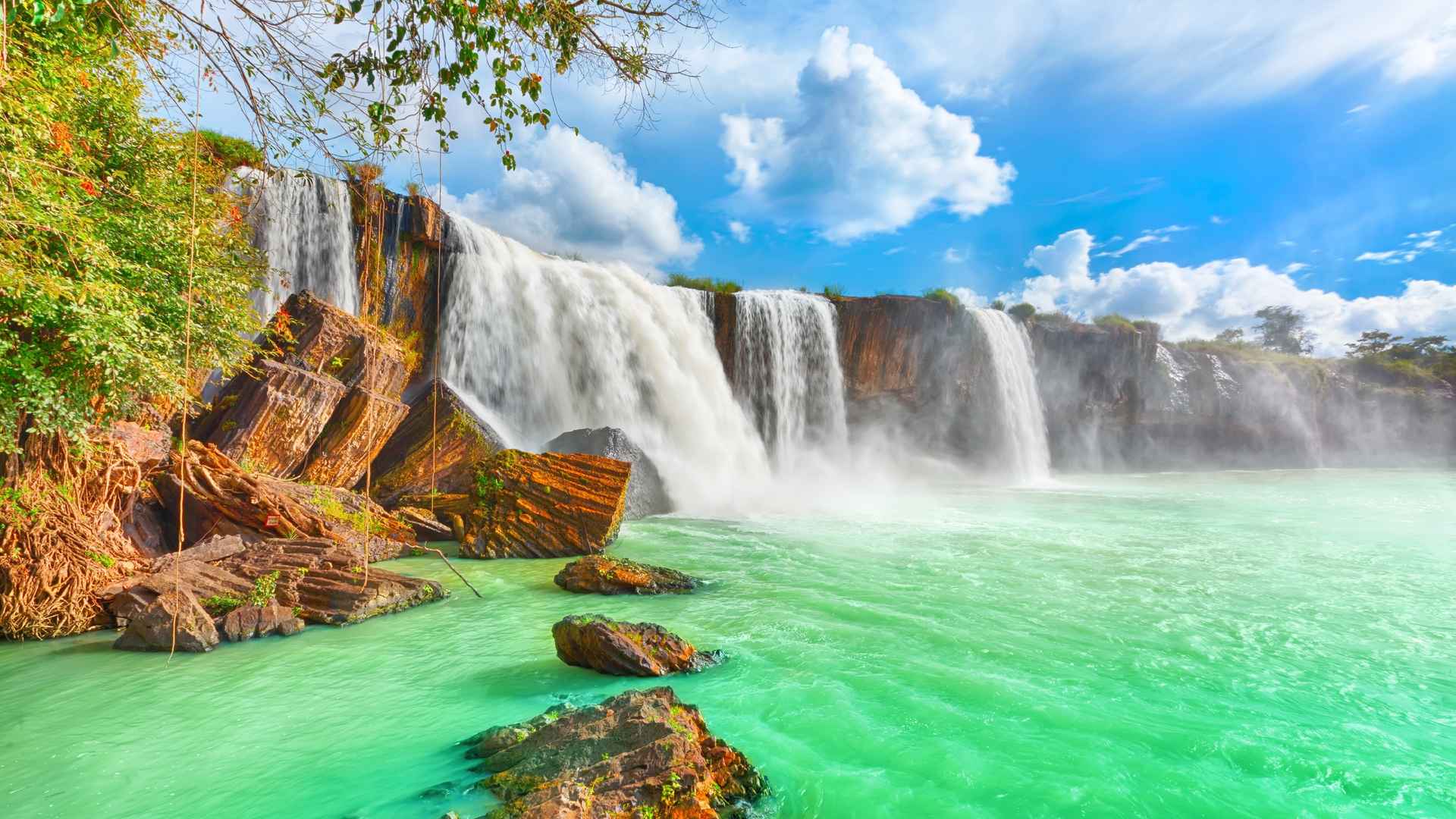 越南唯美瀑布壁纸图片