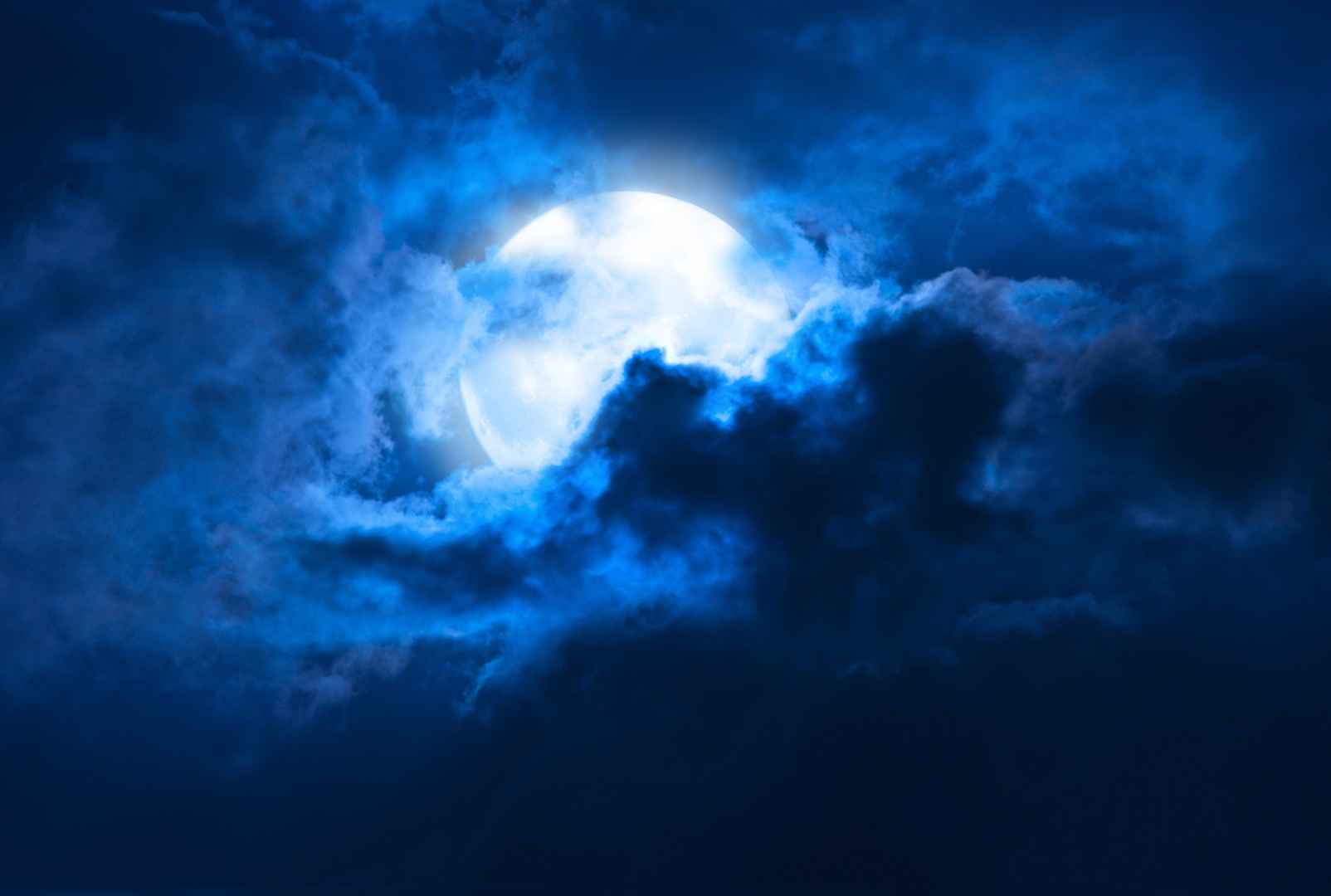 月亮月光夜间云电脑壁纸