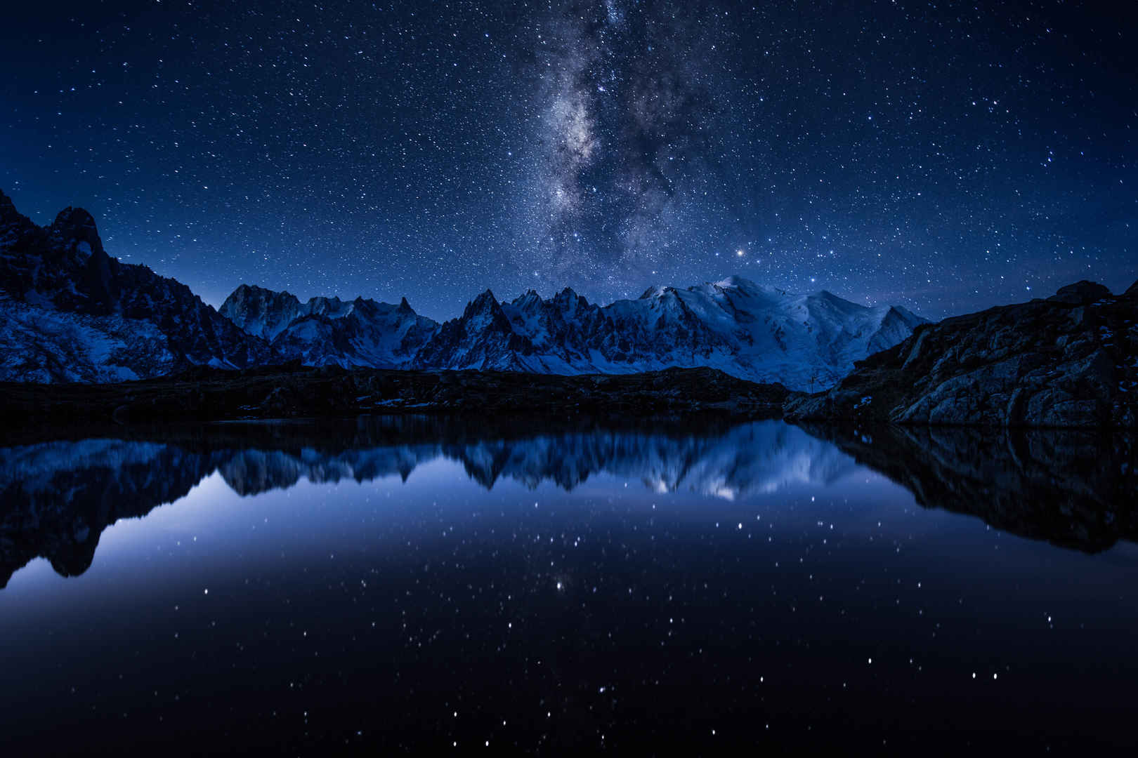 晚上湖银河星空电脑壁纸