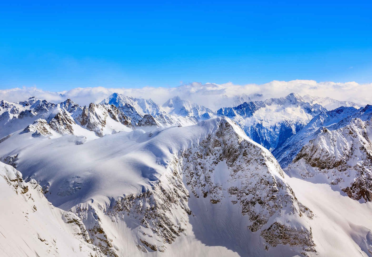 冰天雪地阿尔卑斯山脉电脑壁纸-