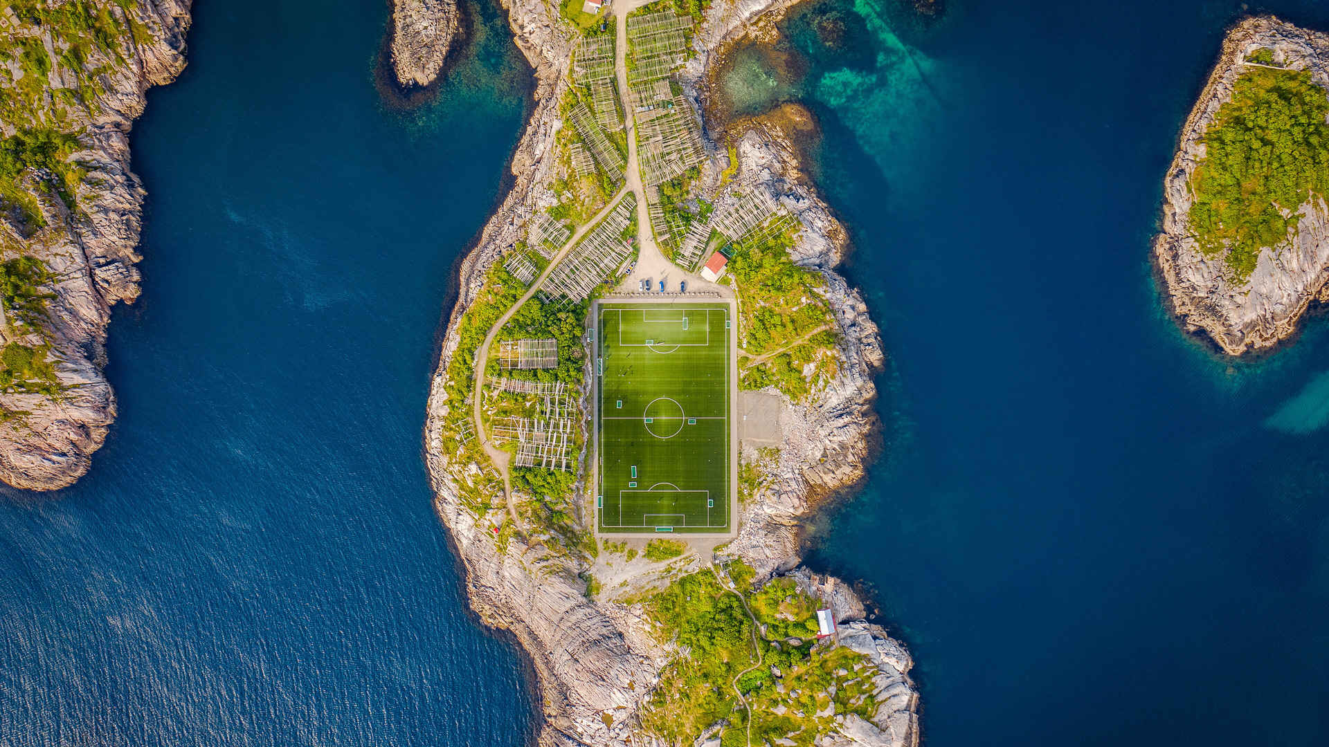 挪威海边足球体育场风景4k壁纸3840x2160