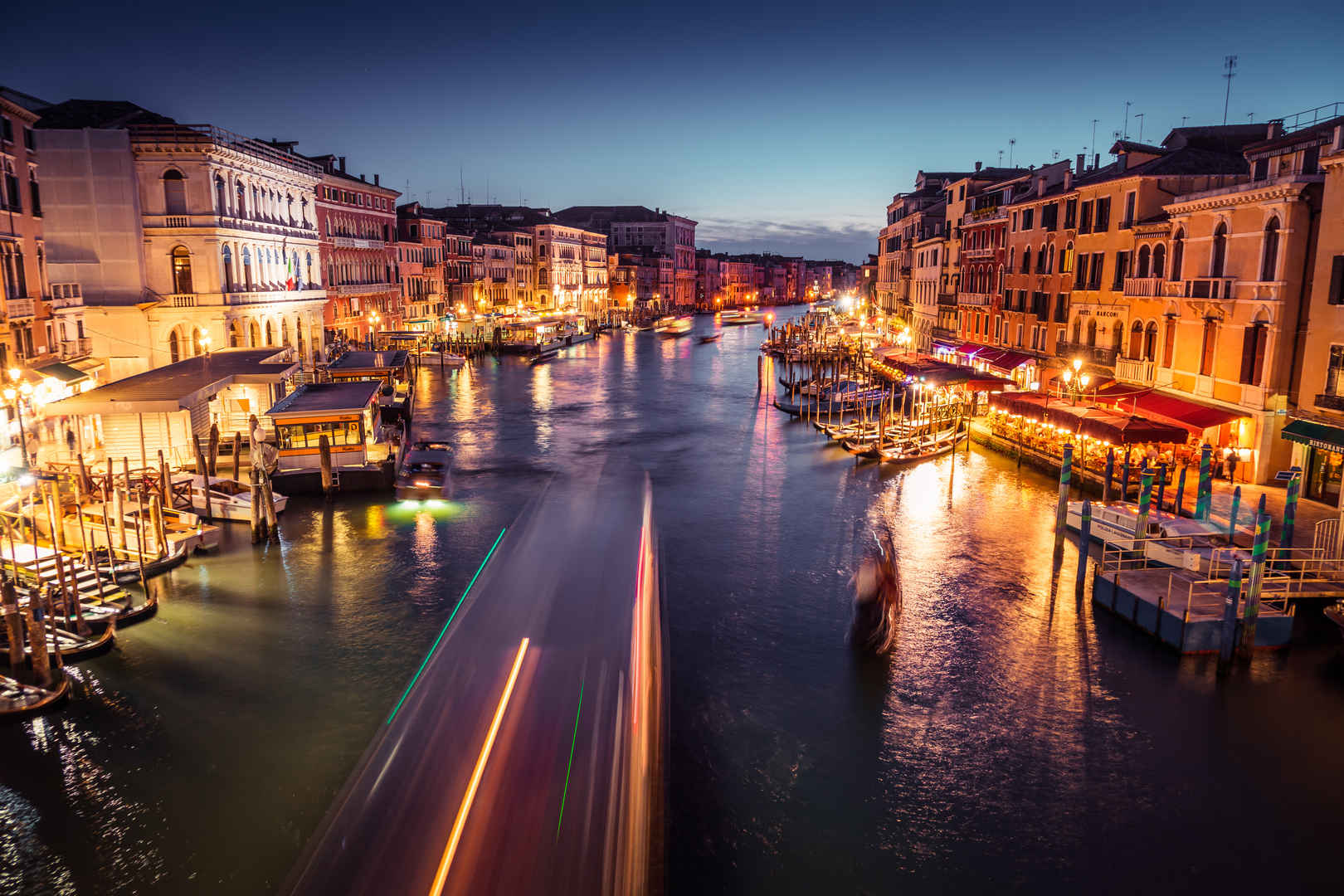 威尼斯大运河夜景4k高清壁纸-