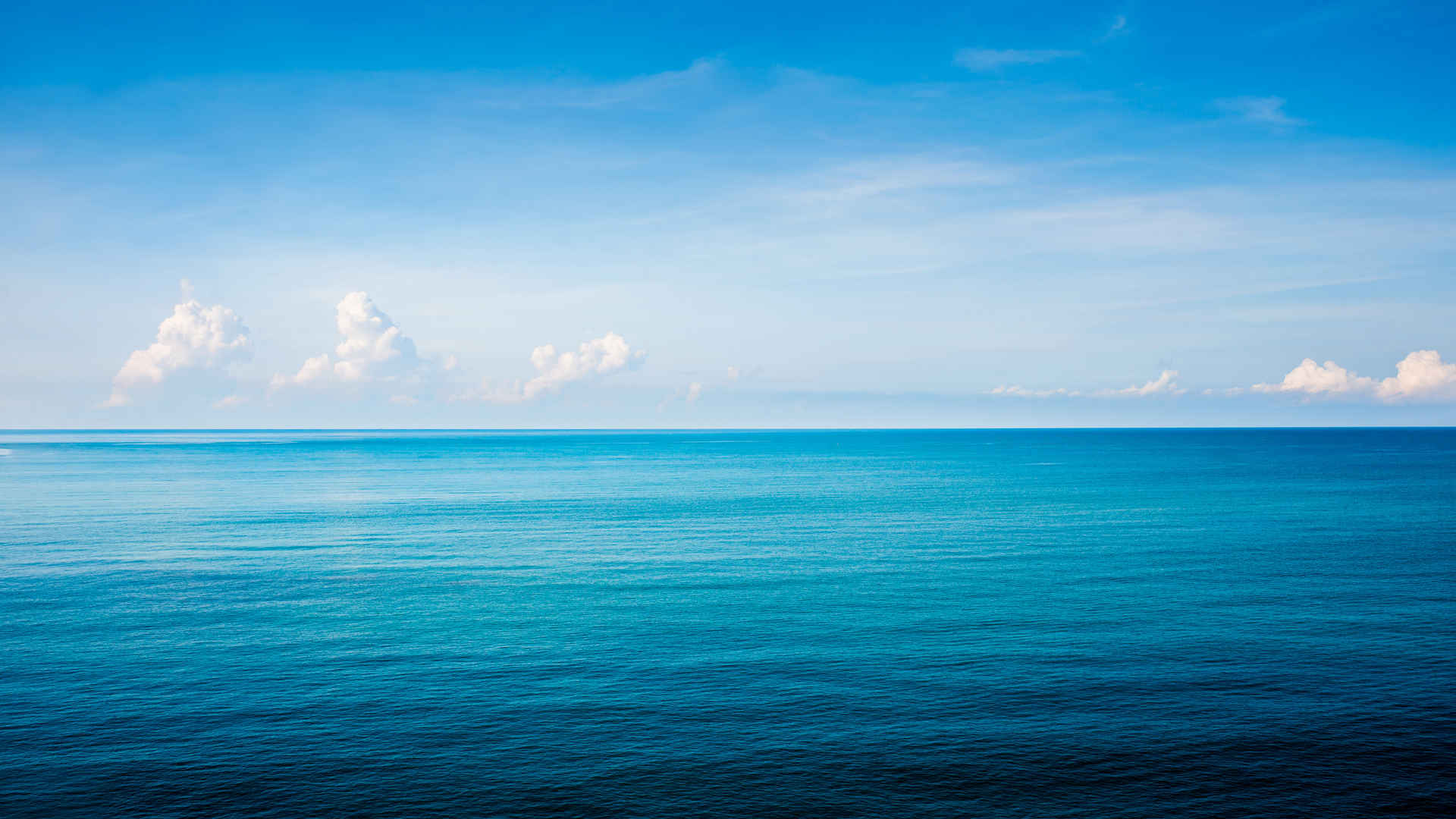 一望无际的大海 碧海蓝天 水天一线 4k风景壁纸-