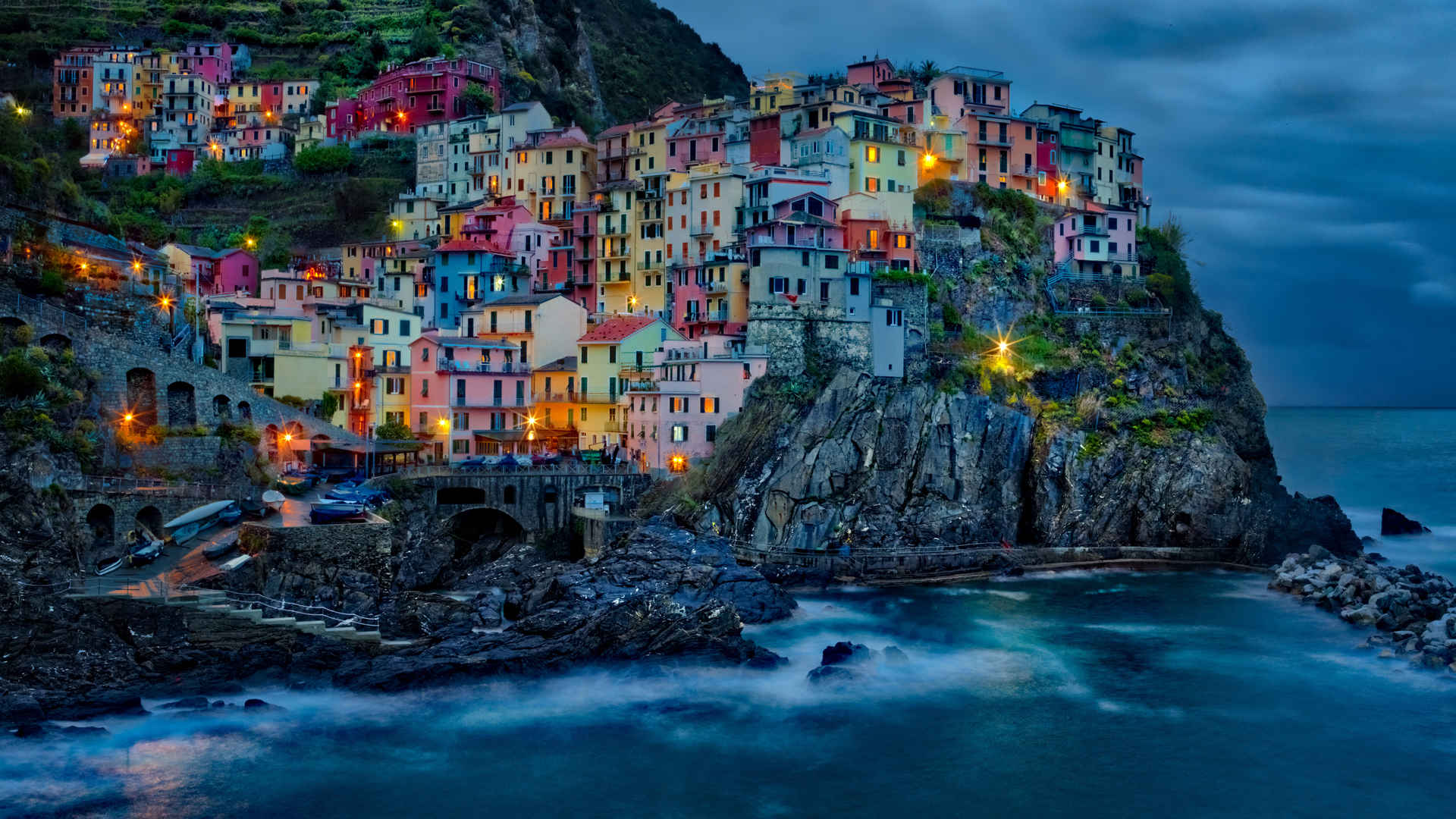 意大利五渔村夜幕降临风景4k壁纸3840x2160