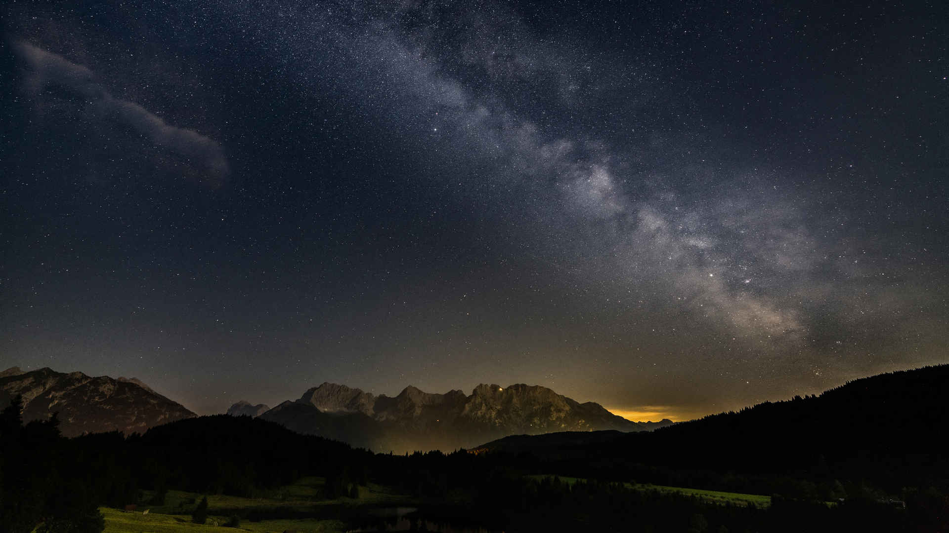 阿尔卑斯山夜晚星空风景4k壁纸3840x2160