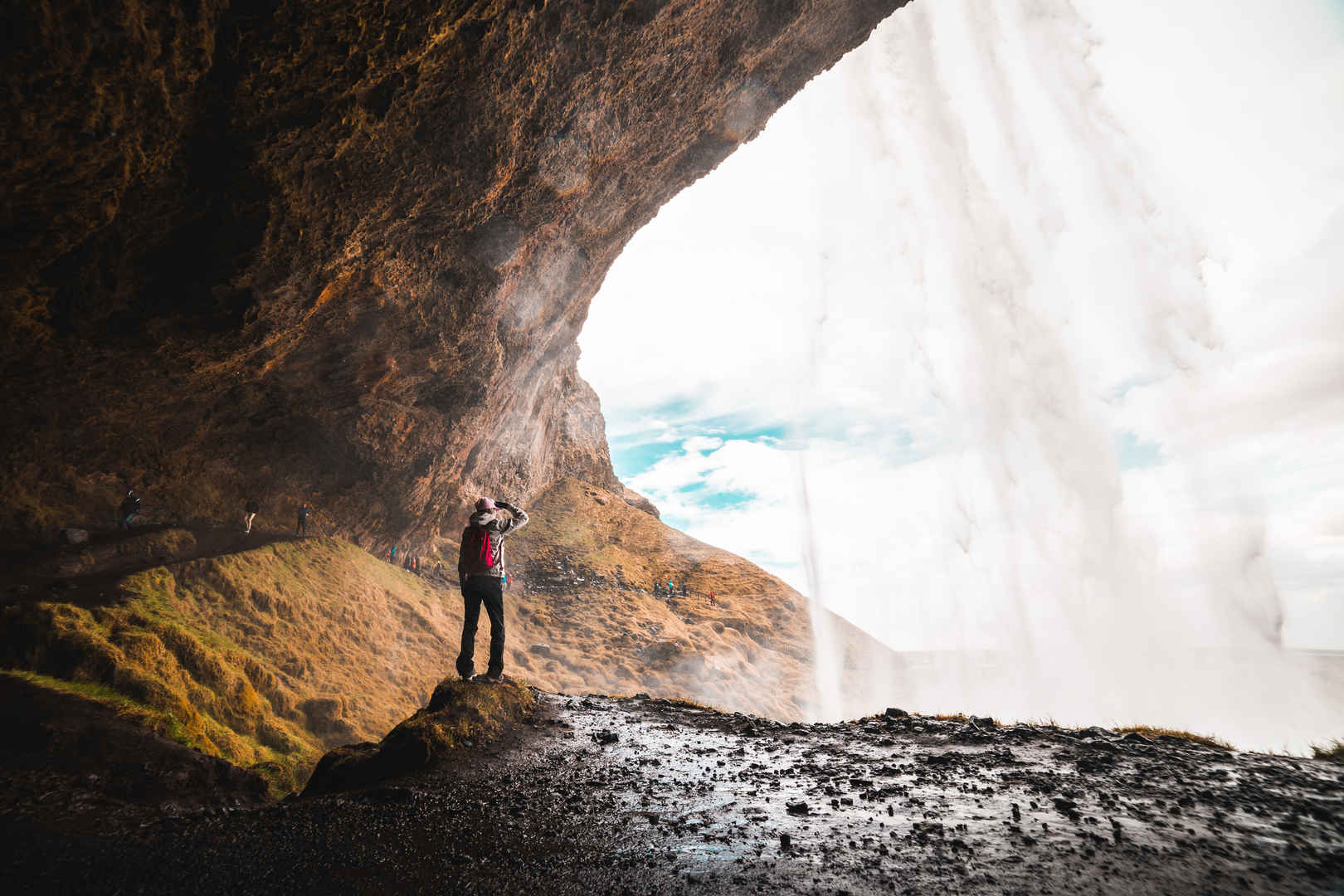 冰岛塞里雅兰瀑布 旅行者 4k风景壁纸-