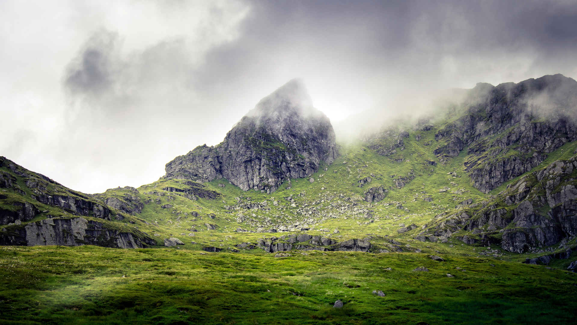 苏格兰南部高地的山4k风景图片