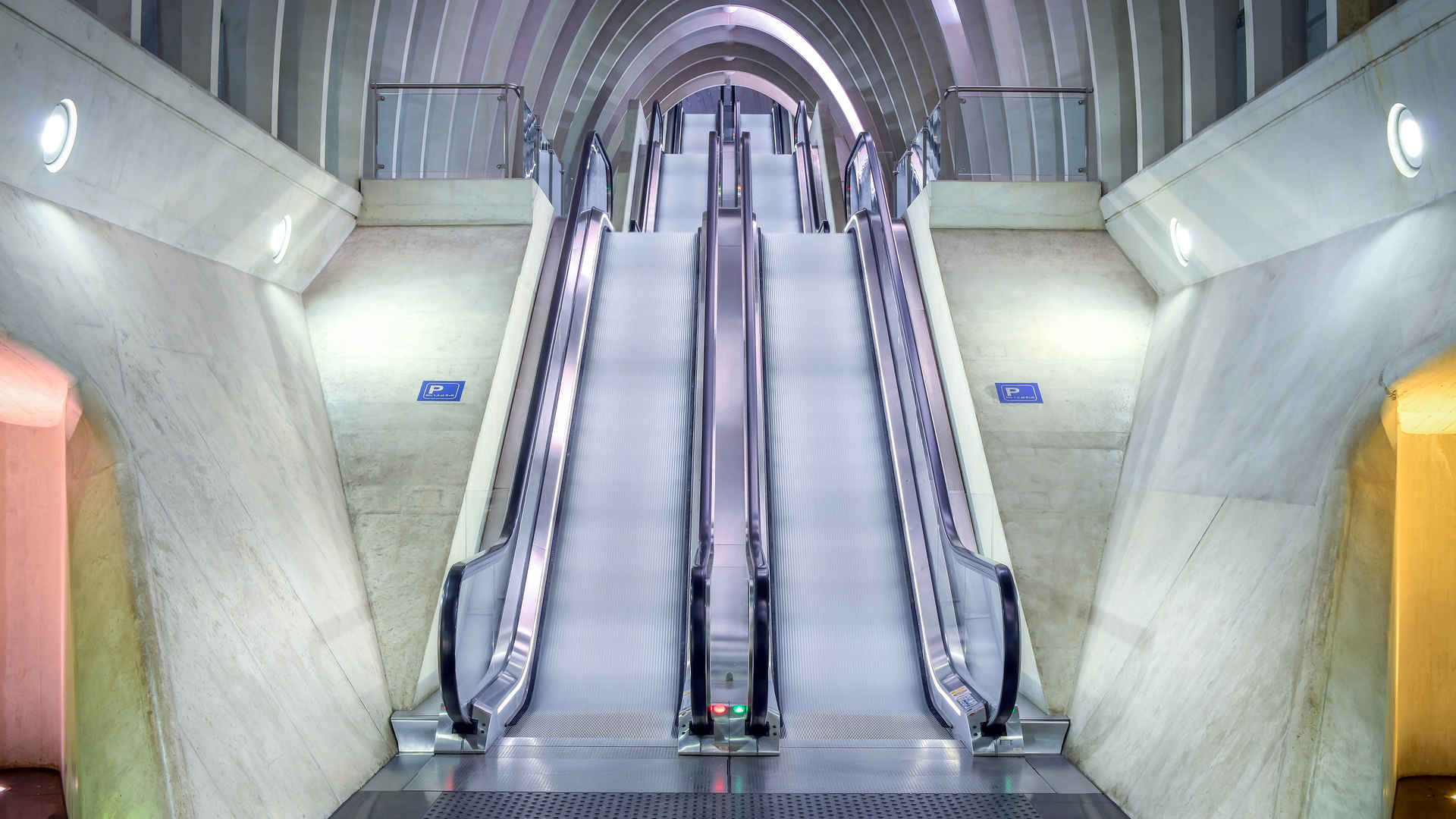 欧洲火车站阶梯4k壁纸