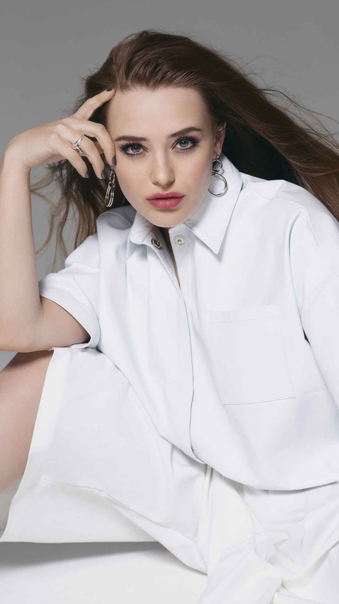 红唇凯瑟琳·兰福德(Katherine Langford)手机壁纸