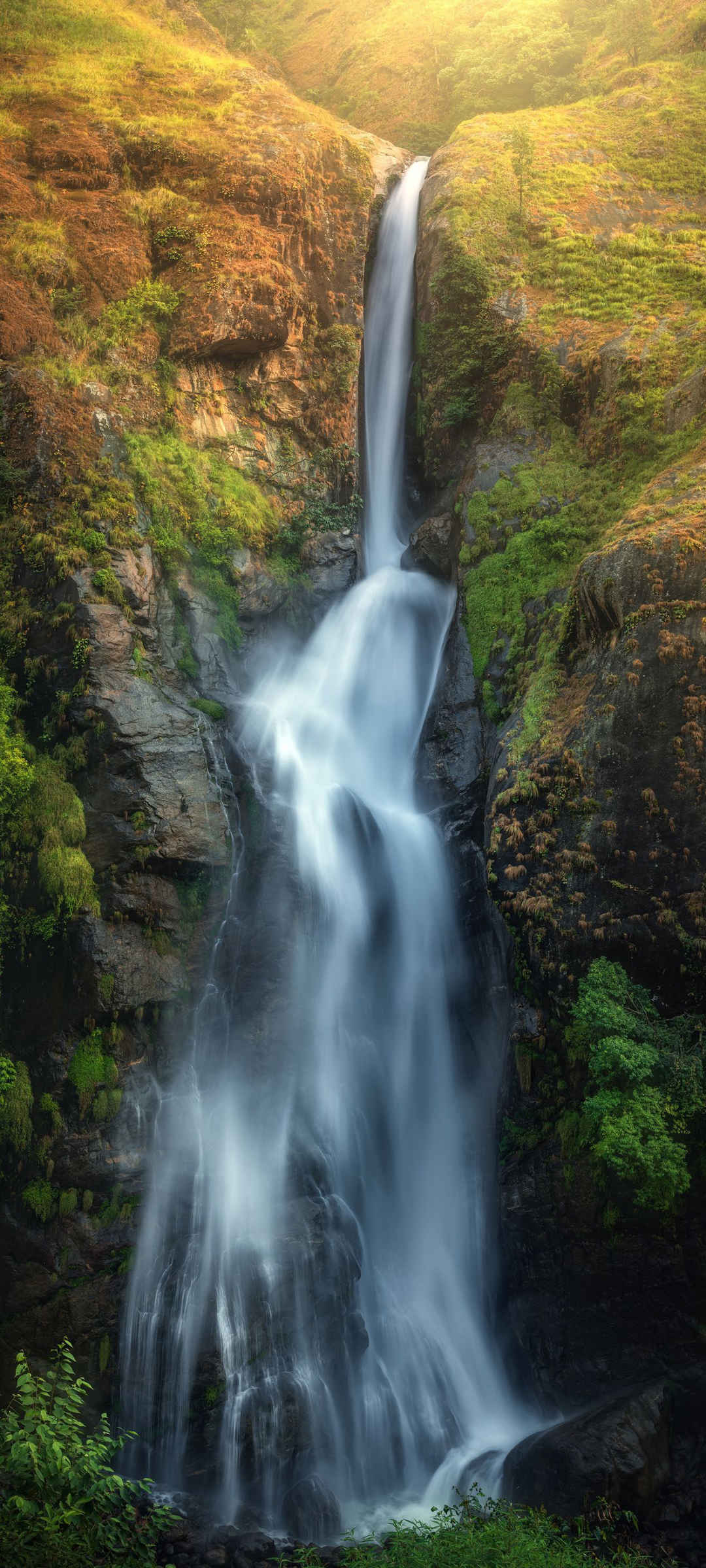 高山瀑布大自然风景真实山水-