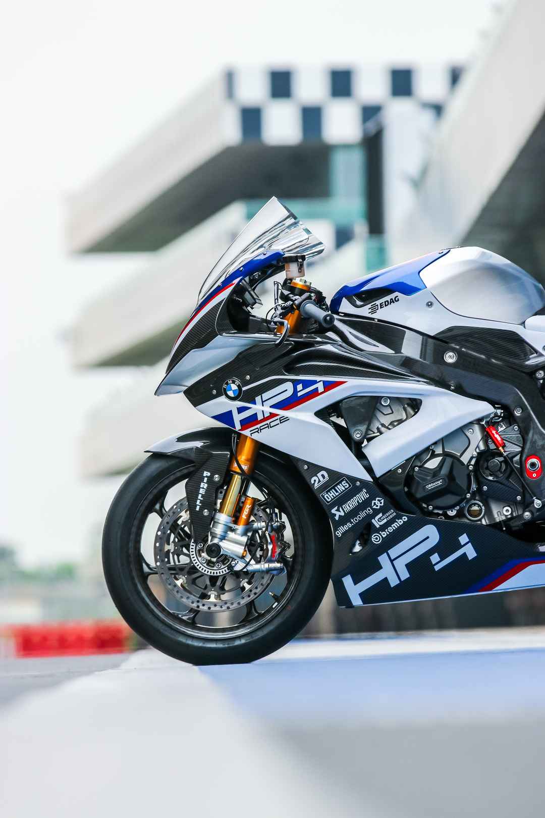 宝马bmw-hp4 摩托车车头特写图片