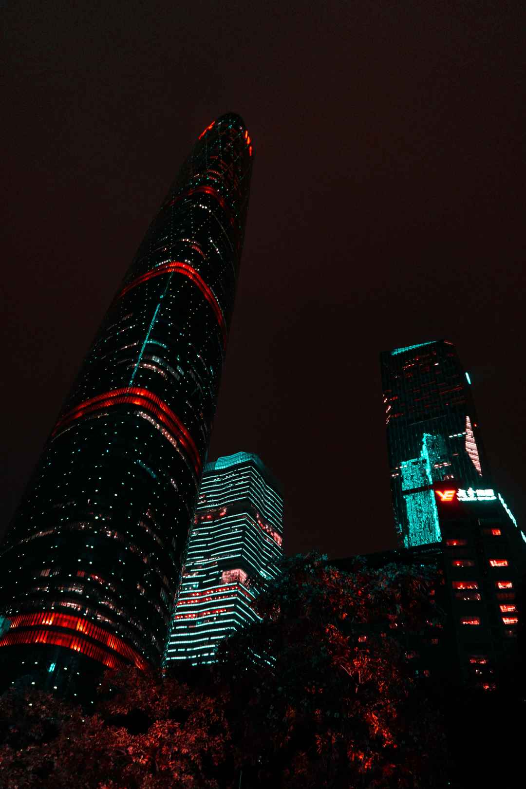 广州城市夜景摩天大楼图片