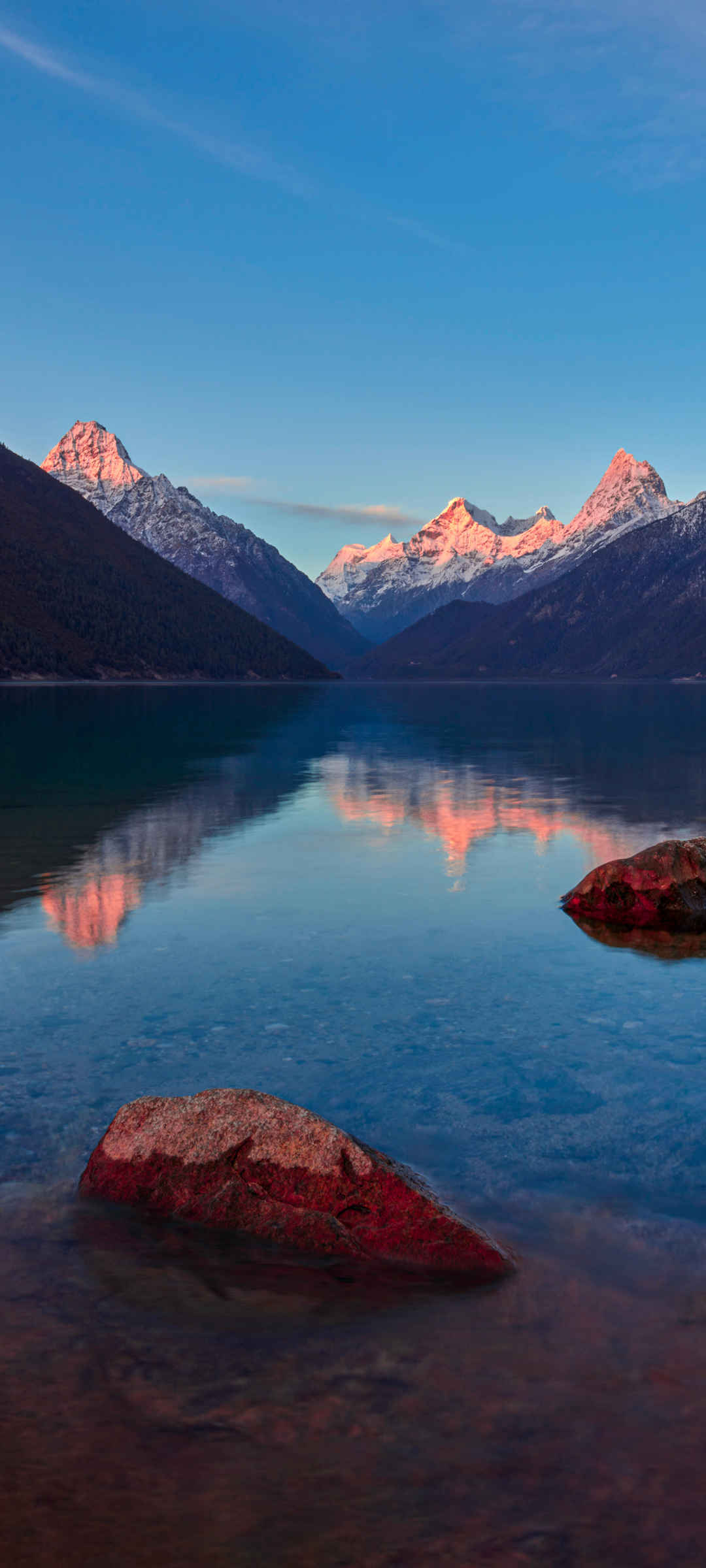 高山 湖水