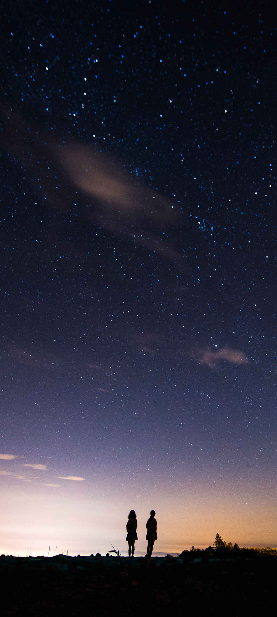 星空下两个唯美女孩暗色壁纸-