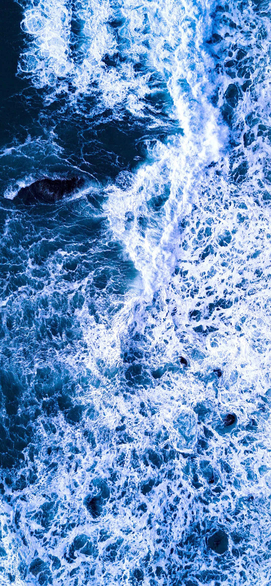 俯览大海浪花个性网手机壁纸-
