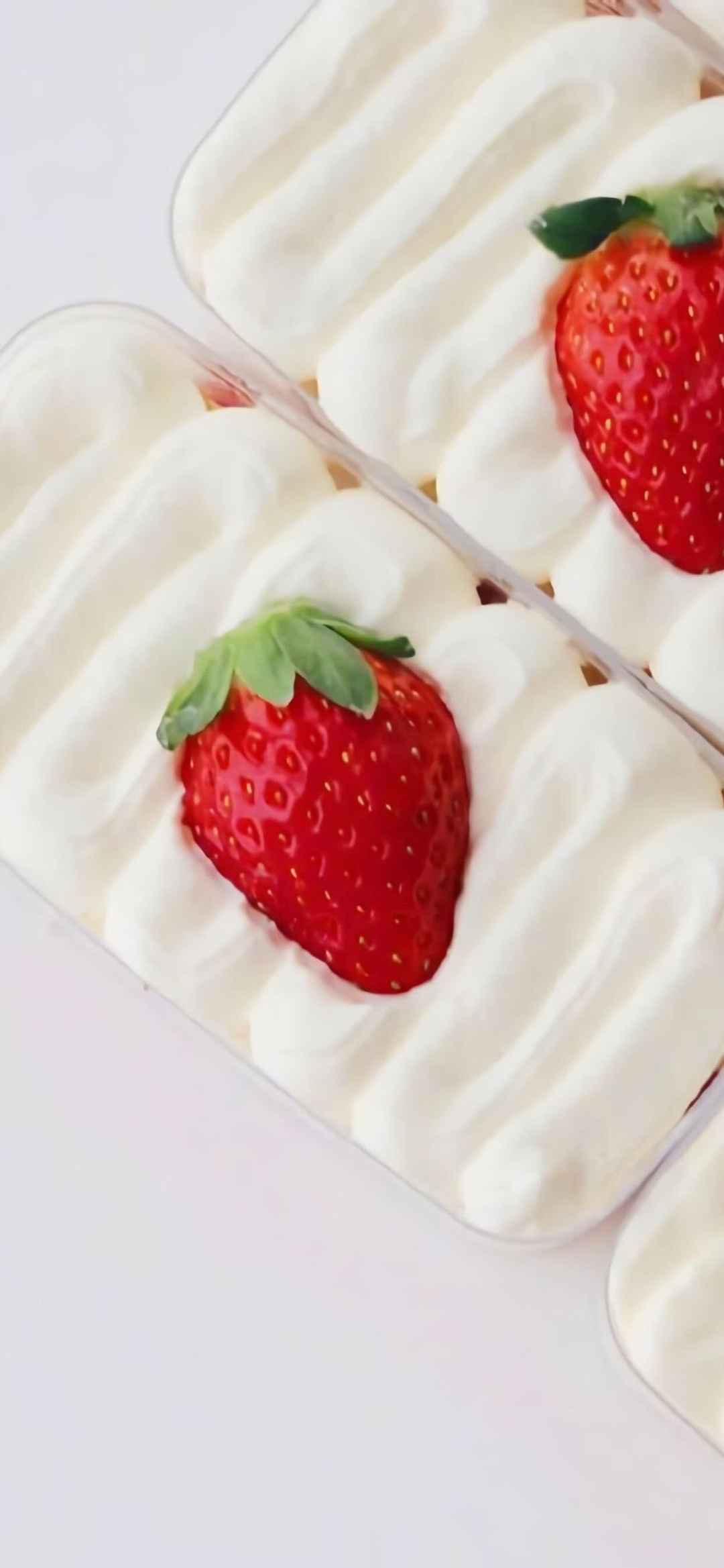 草莓蛋糕美食诱惑手机壁纸-