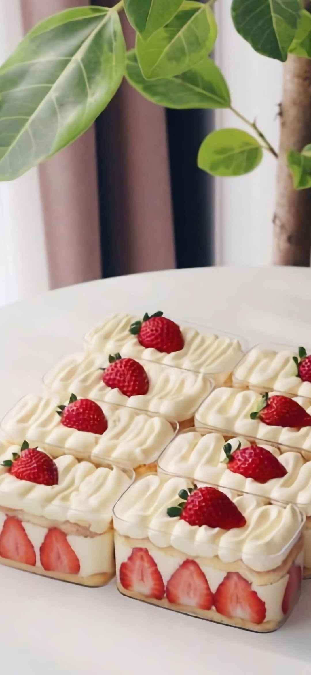 草莓蛋糕美食诱惑手机壁纸