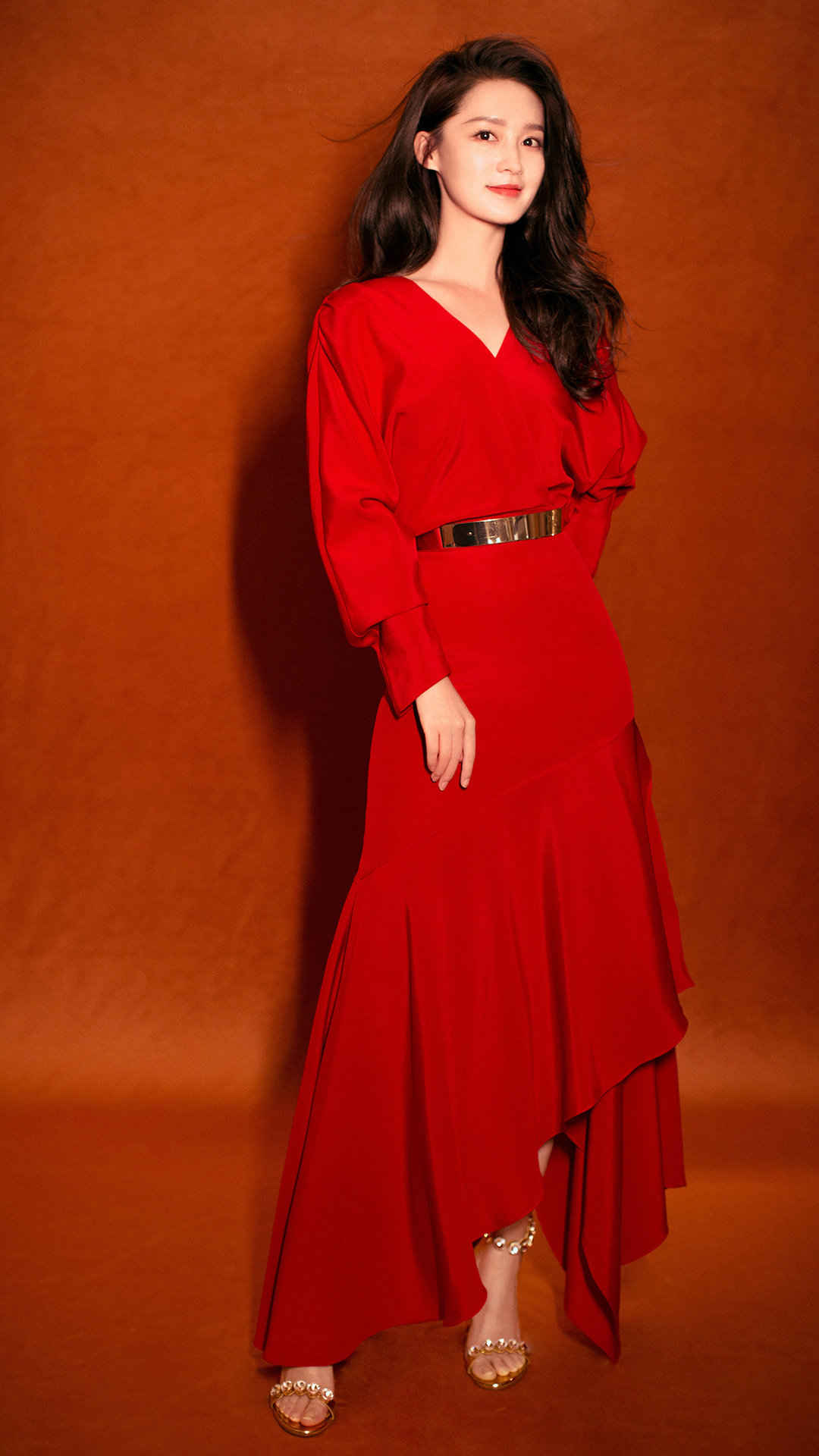 李沁红裙妩媚性感高清手机壁纸
