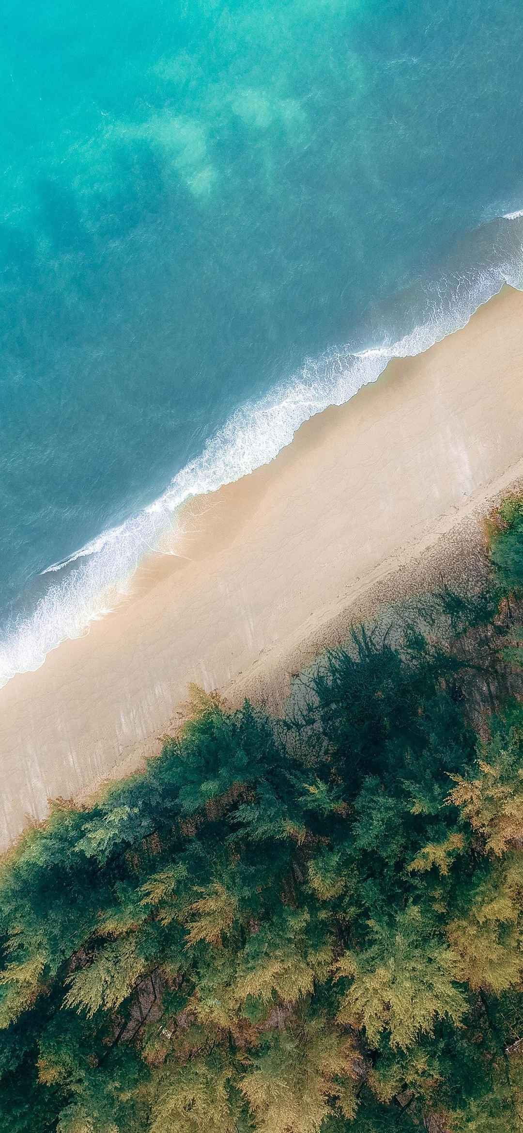 蔚蓝色真实最美海边沙滩风景图片