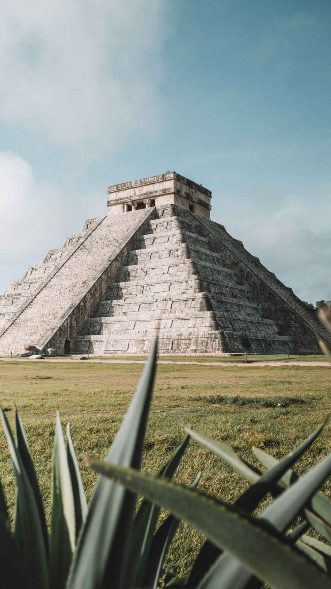 充满神奇色彩的玛雅人金字塔古建筑-