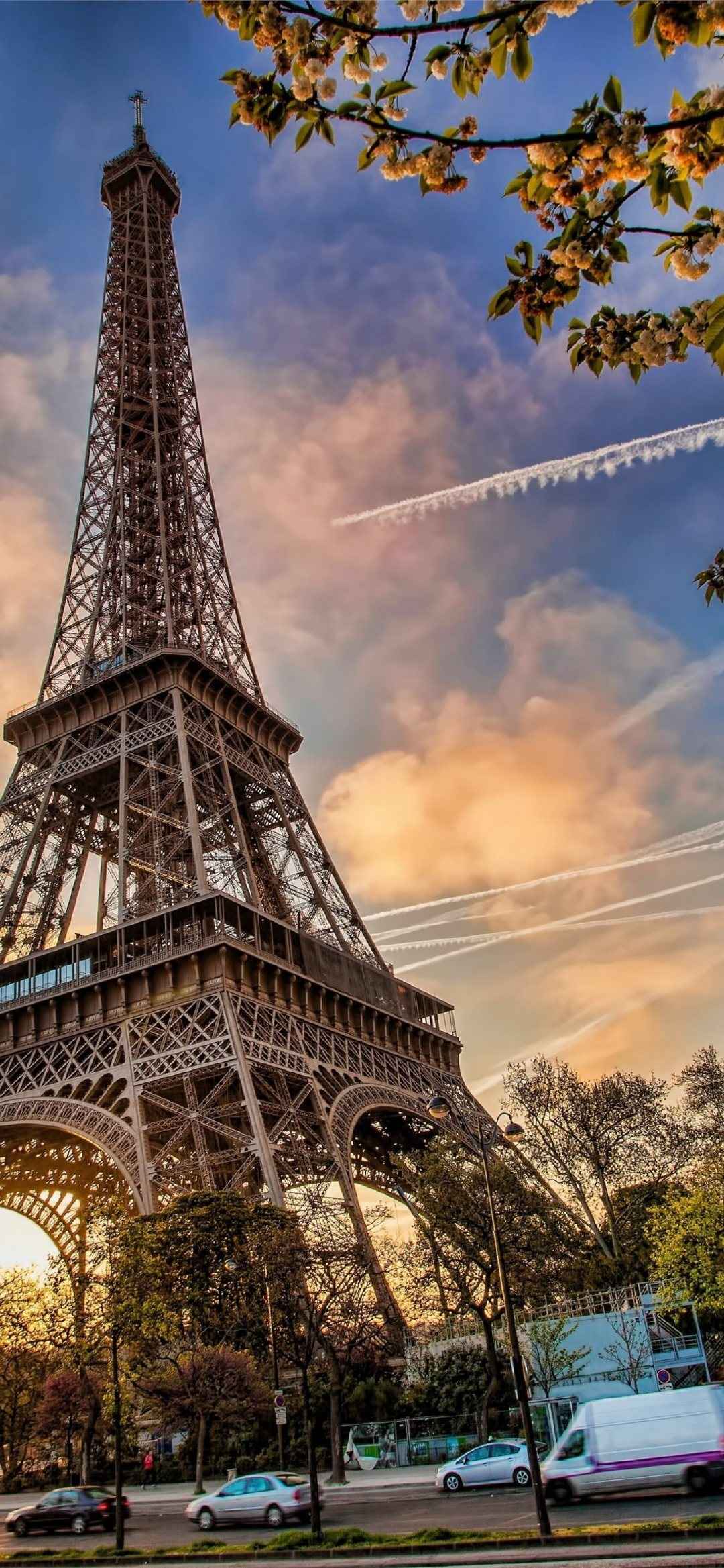 法国标志性铁结构建筑埃菲尔铁塔-