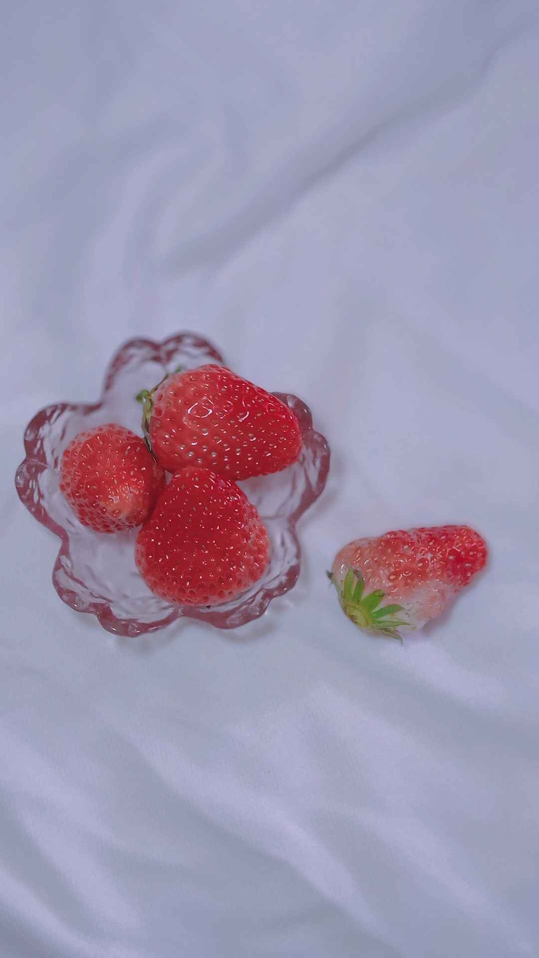 酸甜美味的草莓手机壁纸