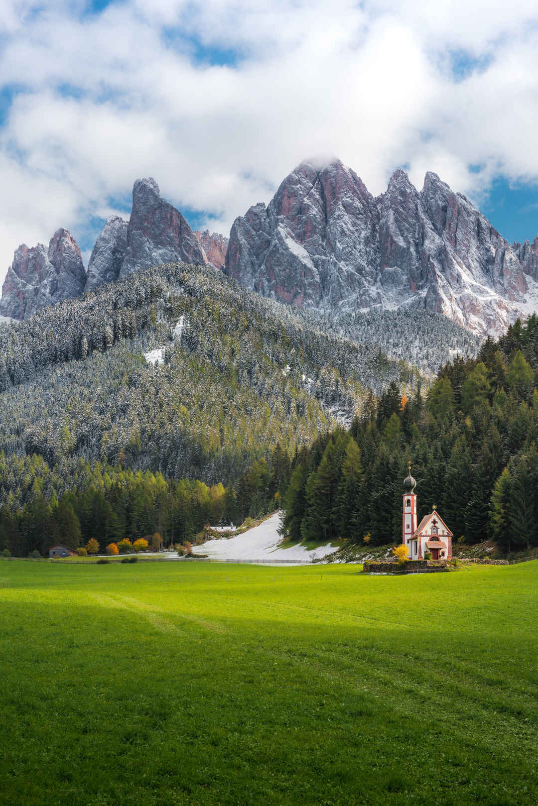 意大利多洛米蒂山风景手机壁纸-