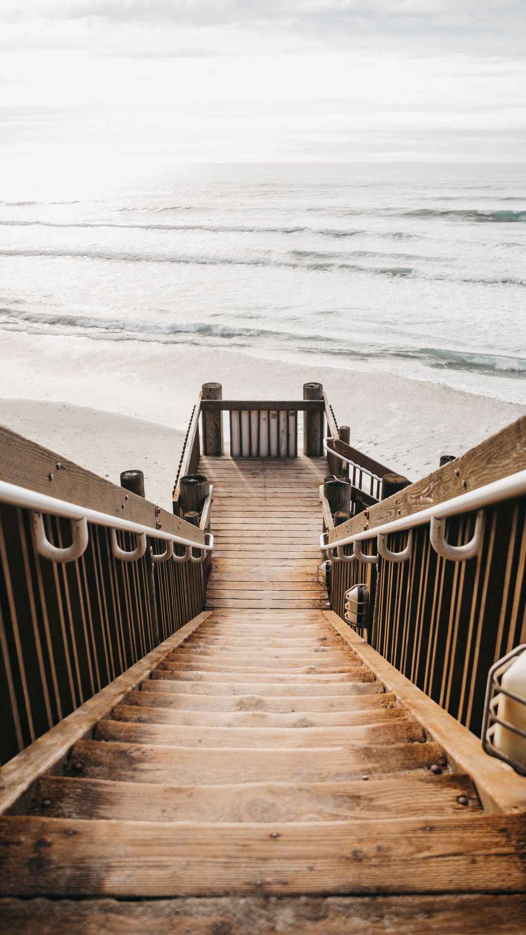木质楼梯 海滩 大海手机壁纸-