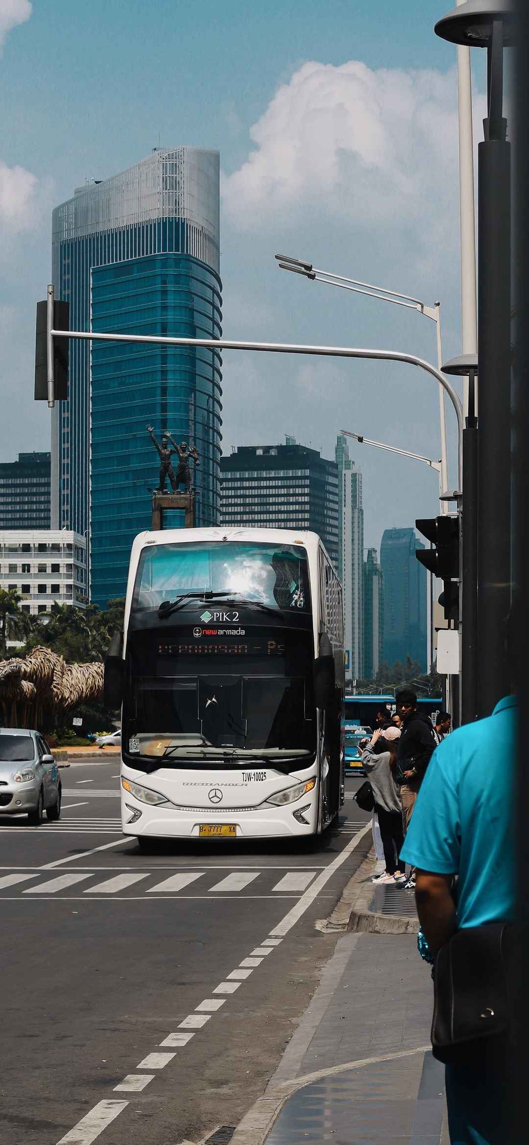 城市巴士随拍风景手机壁纸
