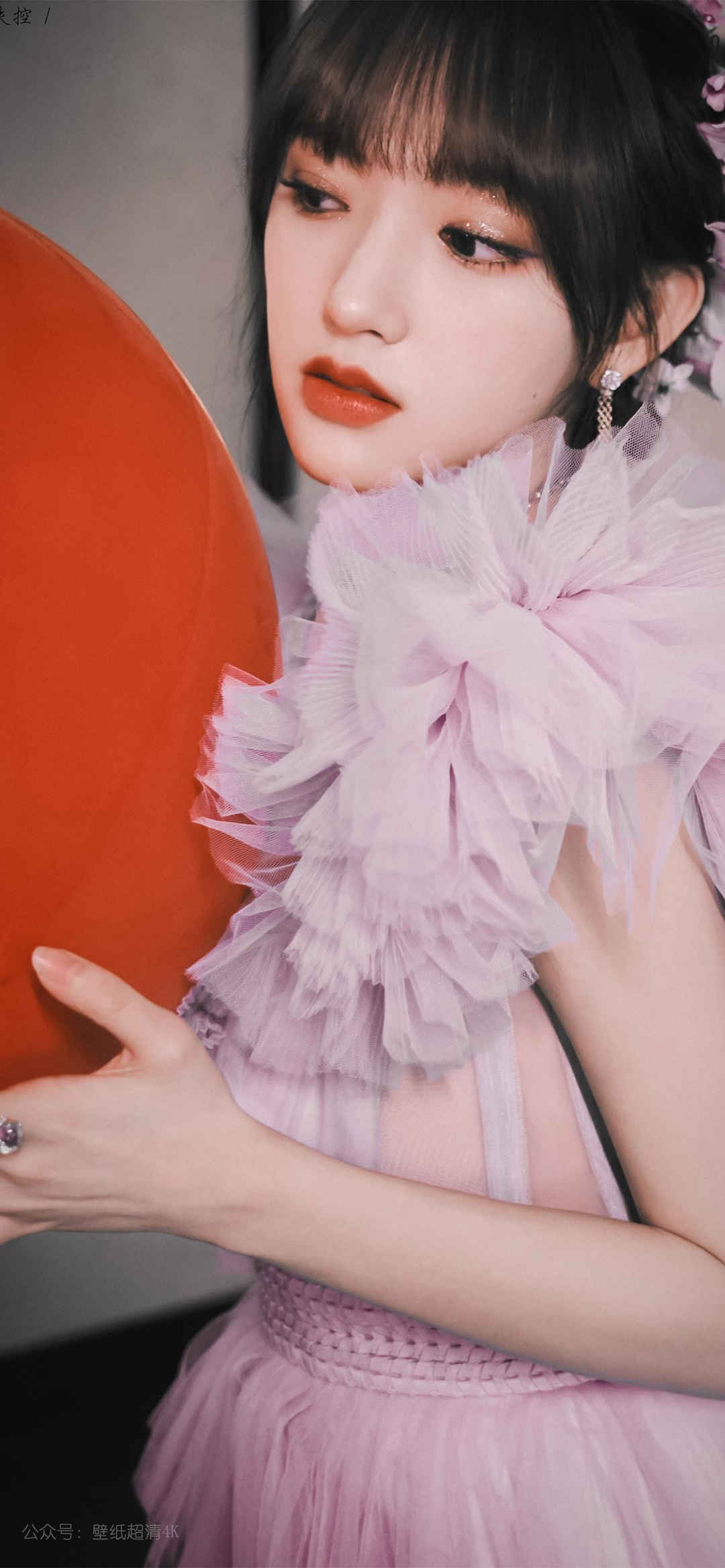 程潇粉色长裙写真手机壁纸