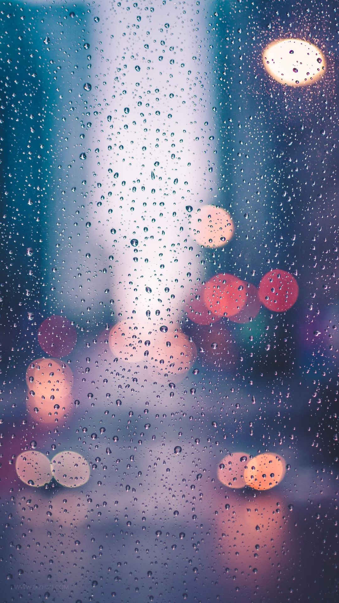 雨滴玻璃唯美图片高清