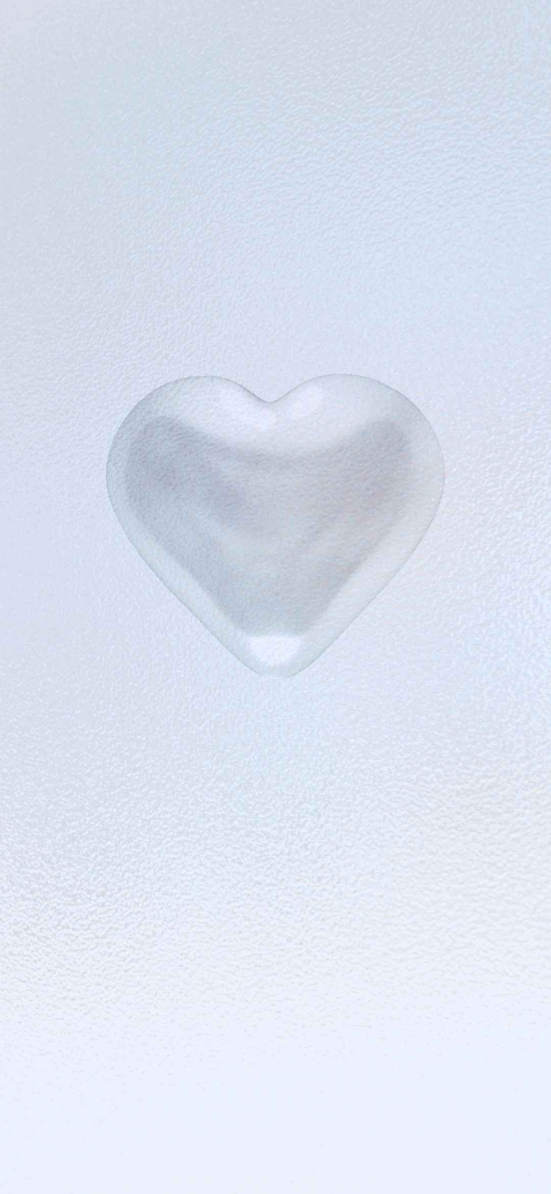 心形玻璃磨砂质感的壁纸-