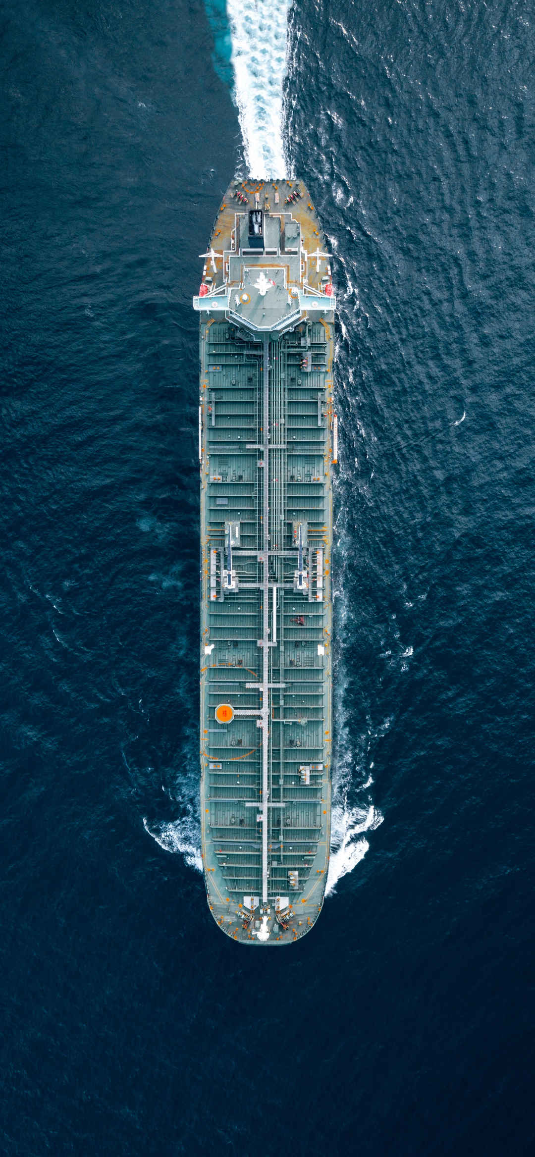 俯瞰海上货船风景壁纸-