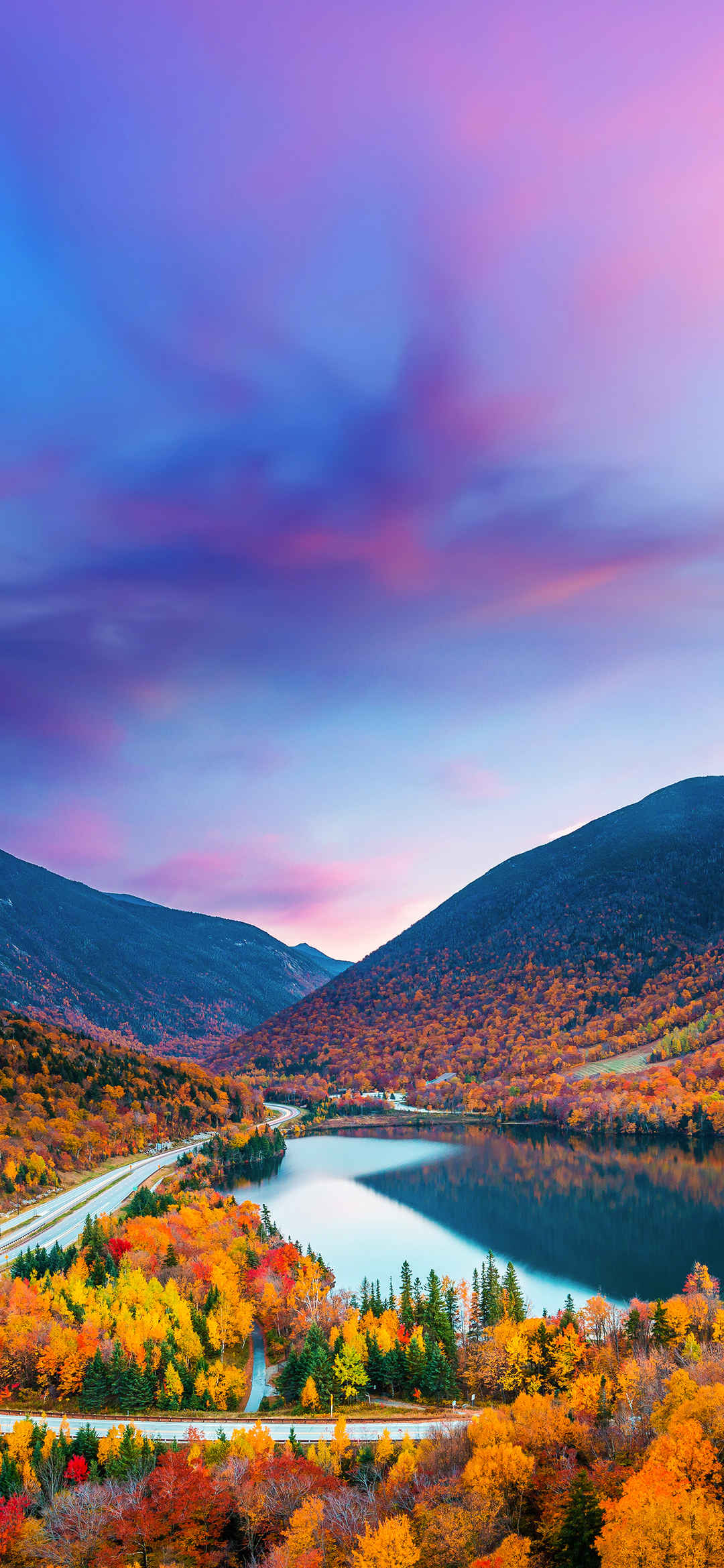 金秋意境紫色天空山脉风景壁纸