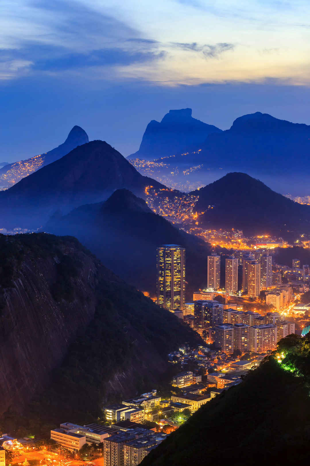 巴西里约热内卢的夜景壁纸-