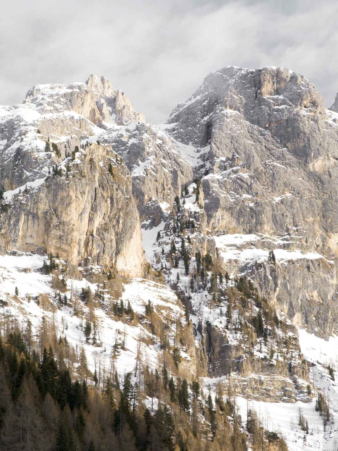 巍峨大山冬天雪景手机壁纸图片