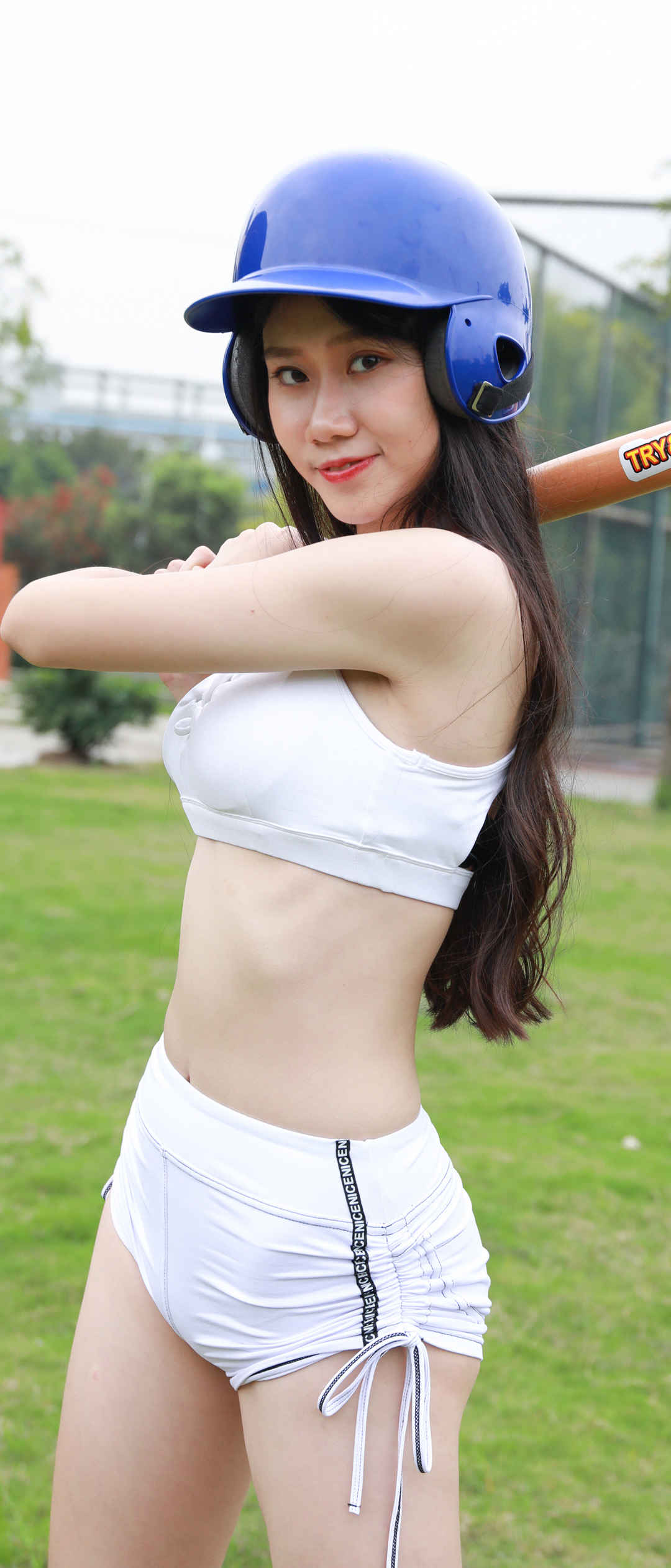 韩国超短紧身裤美女打棒球壁纸