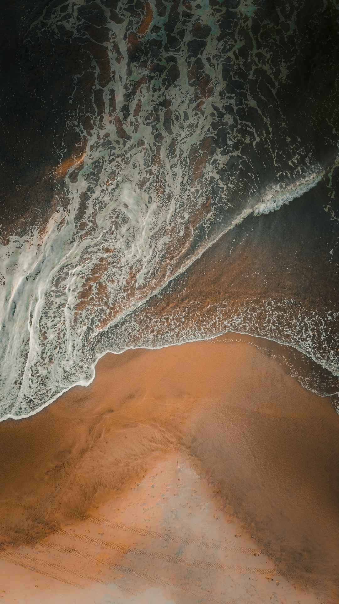 海浪沙滩航拍手机壁纸